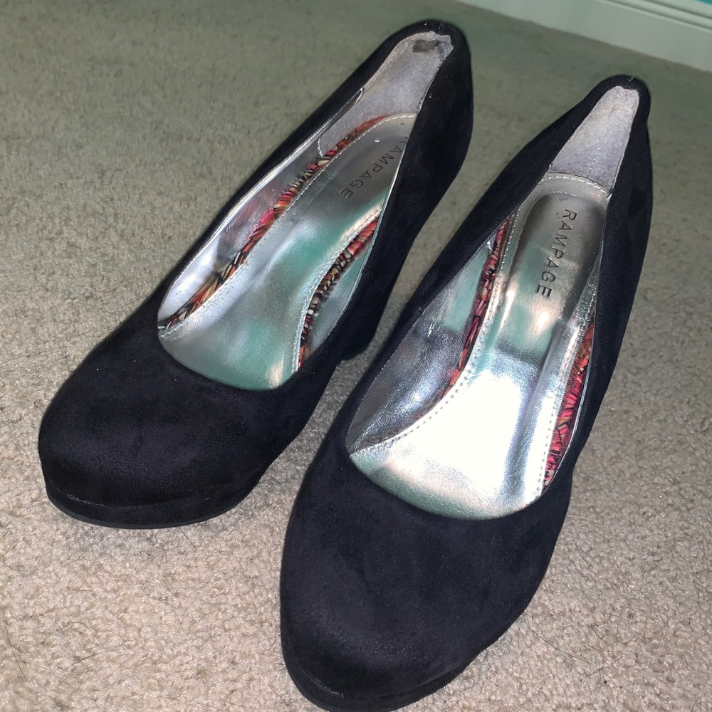 Rampage black suede wedges!!